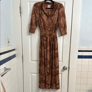 dRA Los Angeles Golden Brown Elegant Floral Print Wrap Dress Size XS
